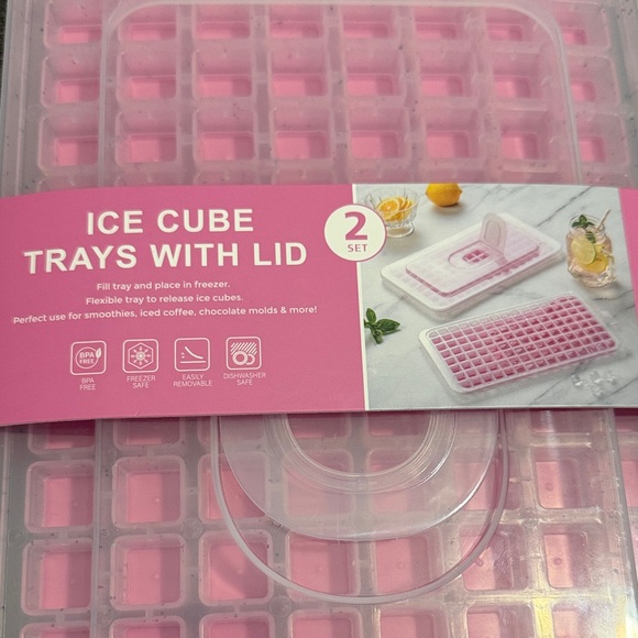 CWC Pink Ice Cube Trays with Lid - Picture 3 of 3